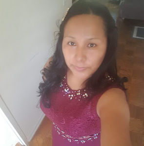 Meet your Posher, Yoli